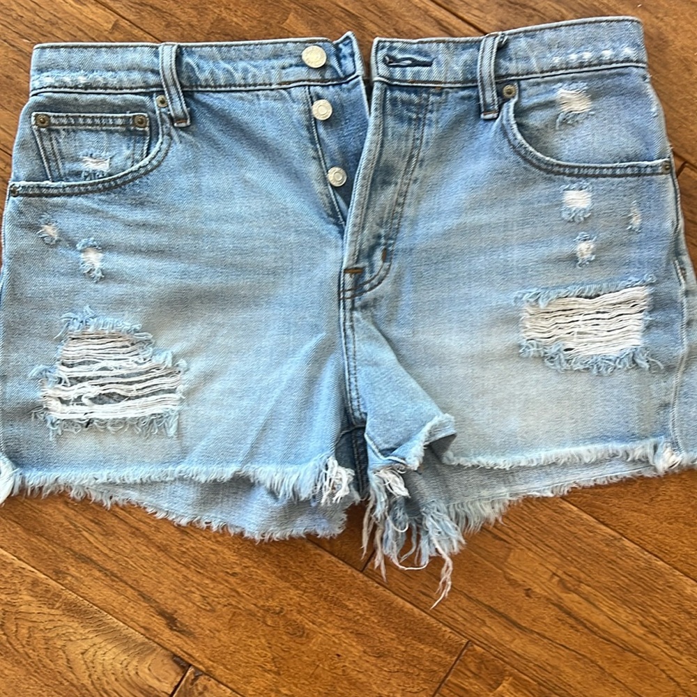 Gap Mid-Rise Jean Short